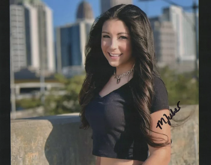 Maddie Zeiher autograph