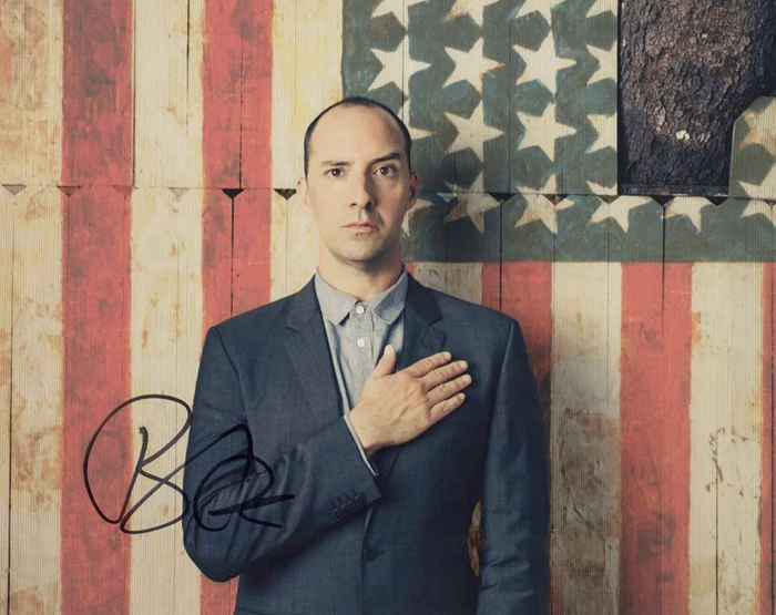 Tony Hale autograph