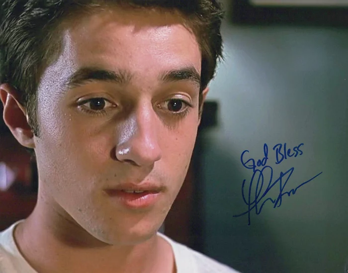 Thomas Ian Nicholas autograph
