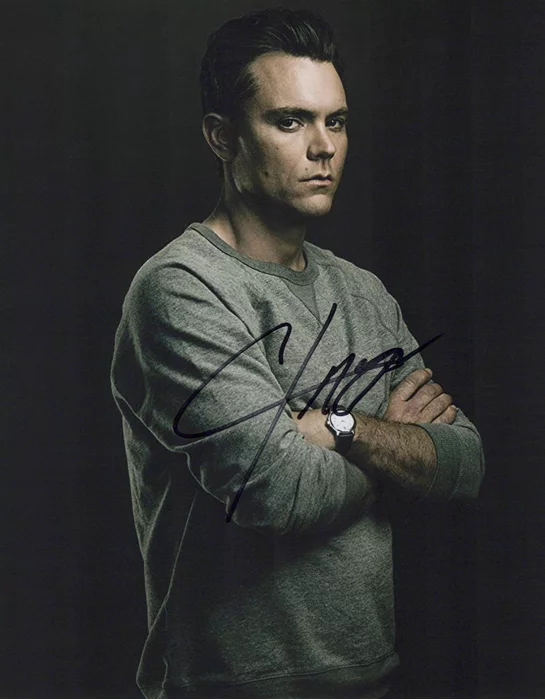 Clayne Crawford autograph