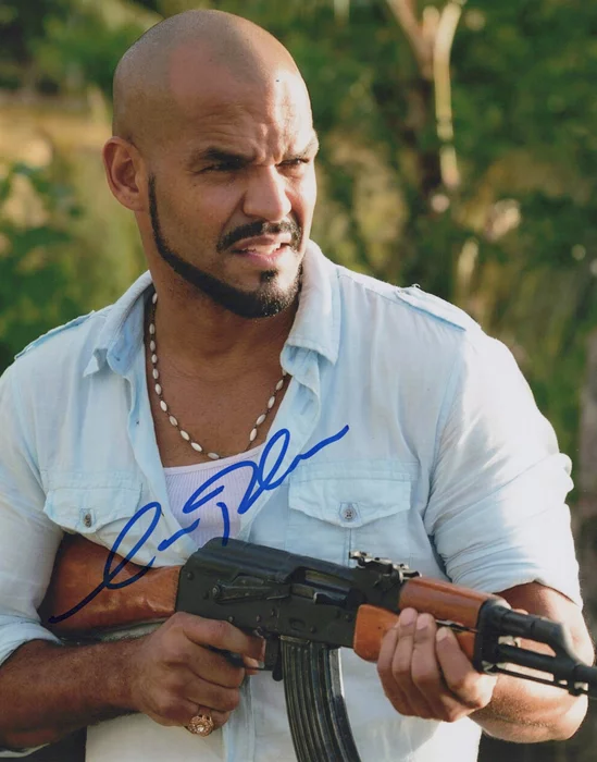 Amaury Nolasco autograph