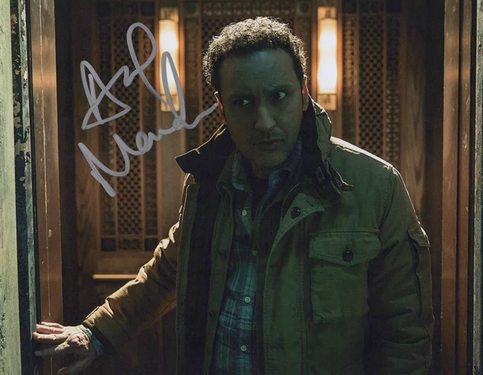 Aasif Mandvi autograph