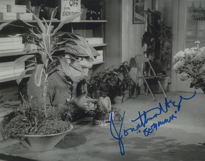Jonathan Haze autograph