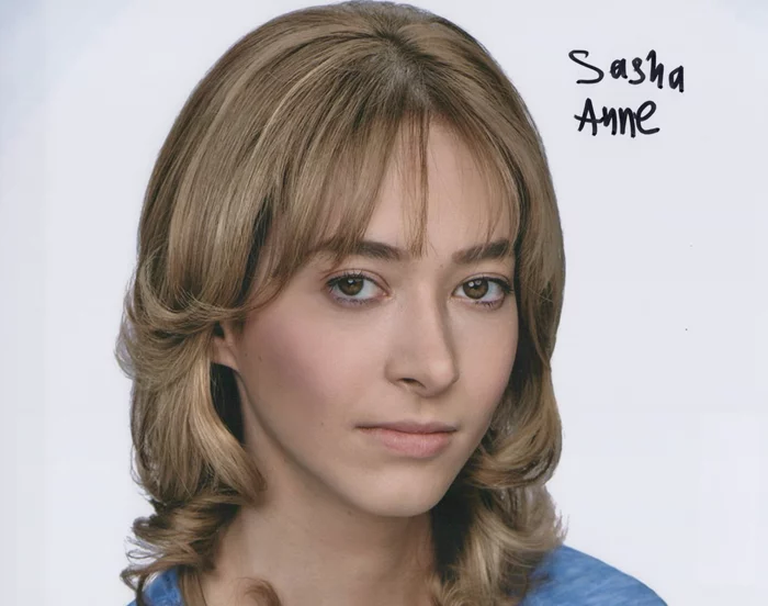Sasha Anne autograph