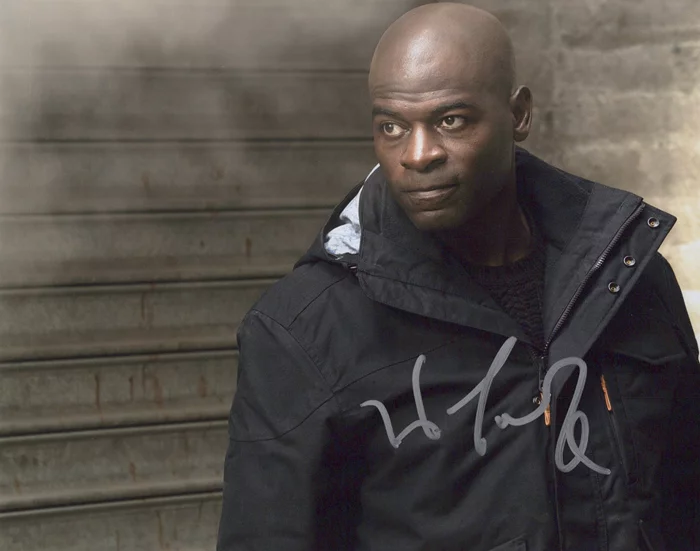 Hisham Tawfiq autograph
