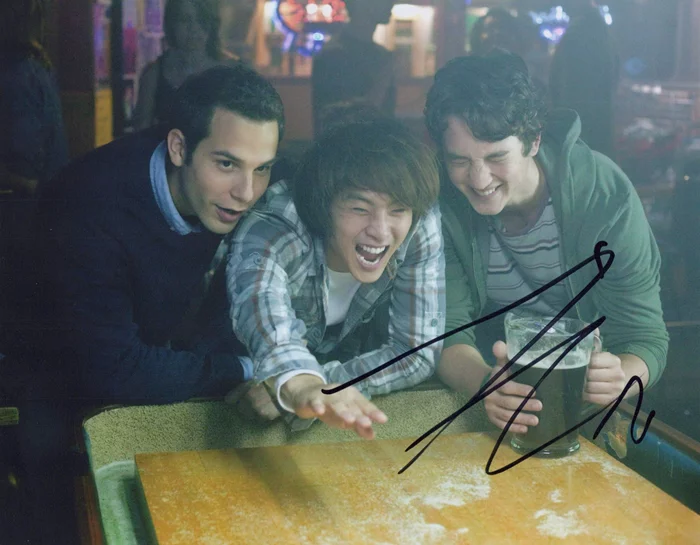 Justin Chon autograph