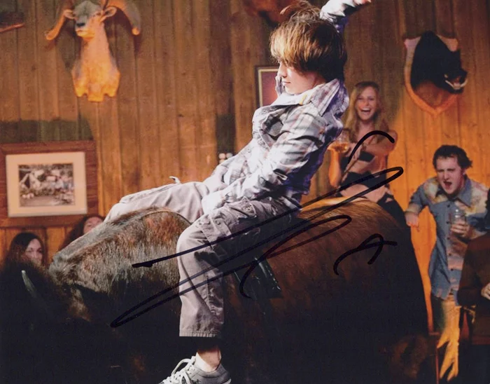 Justin Chon autograph