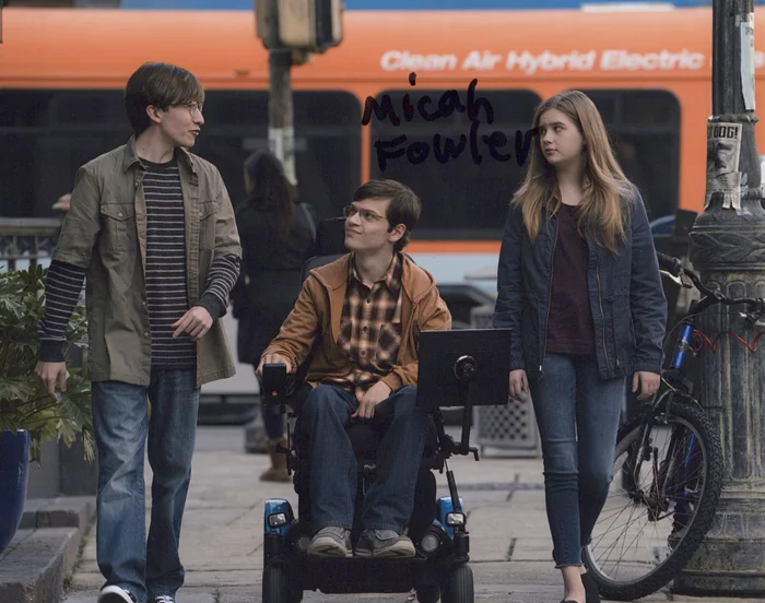 Micah Fowler autograph