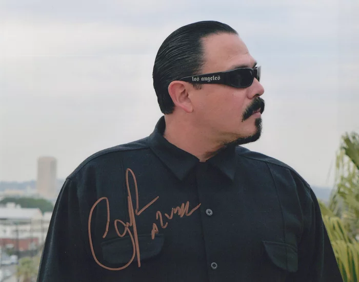 Emilio Rivera autograph