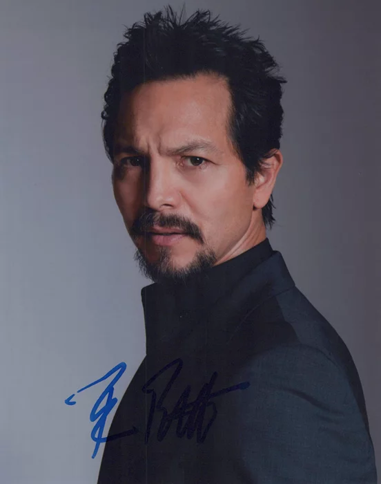 Benjamin Bratt autograph