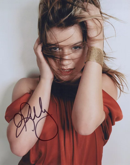 Kelly Clarkson autograph