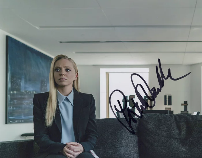Portia Doubleday autograph