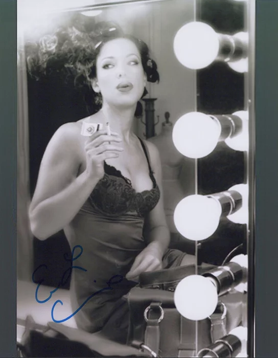Erin Cummings autograph