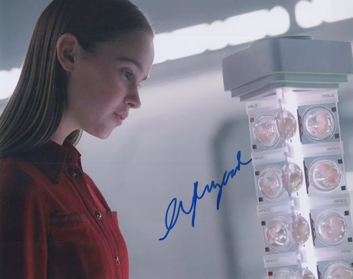 Clara Rugaard autograph