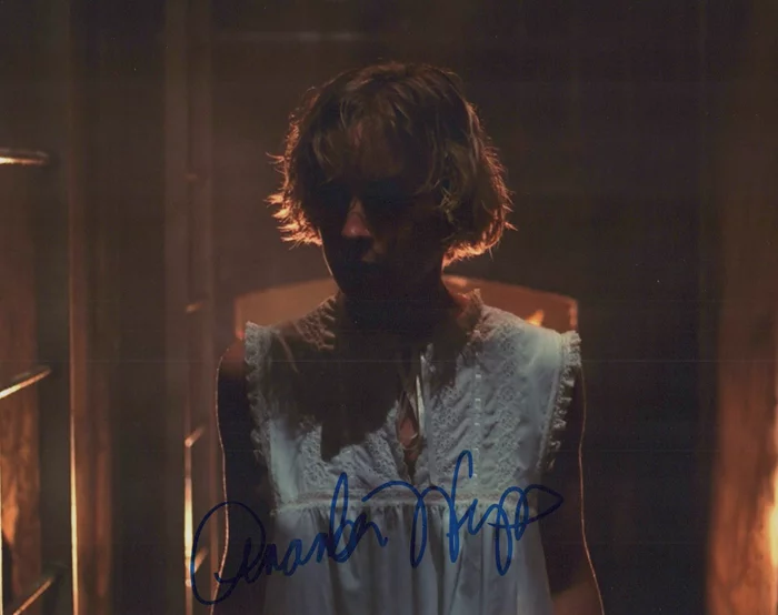 Amanda Wyss autograph