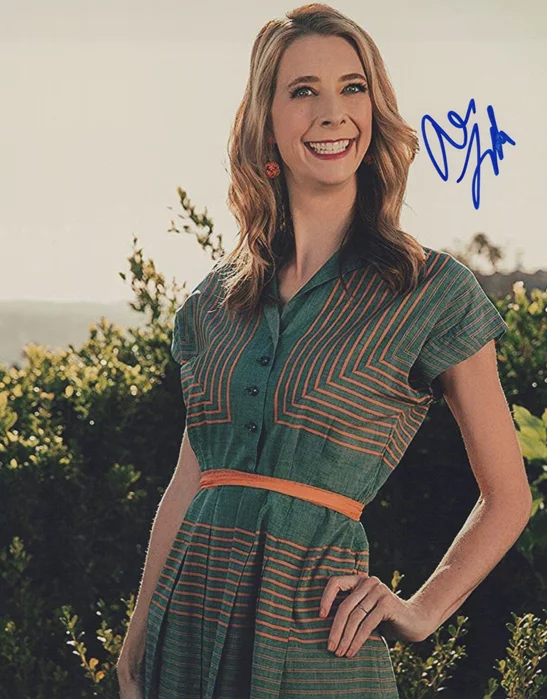 Dawn Luebbe autograph