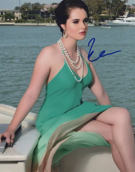 Vanessa Marano autograph