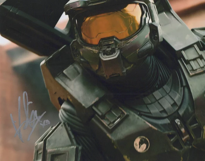 Kiki Wolfkill autograph