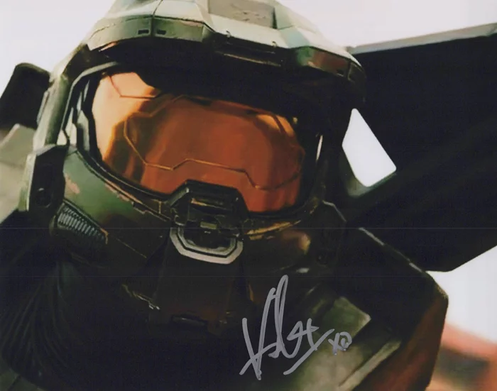 Kiki Wolfkill autograph