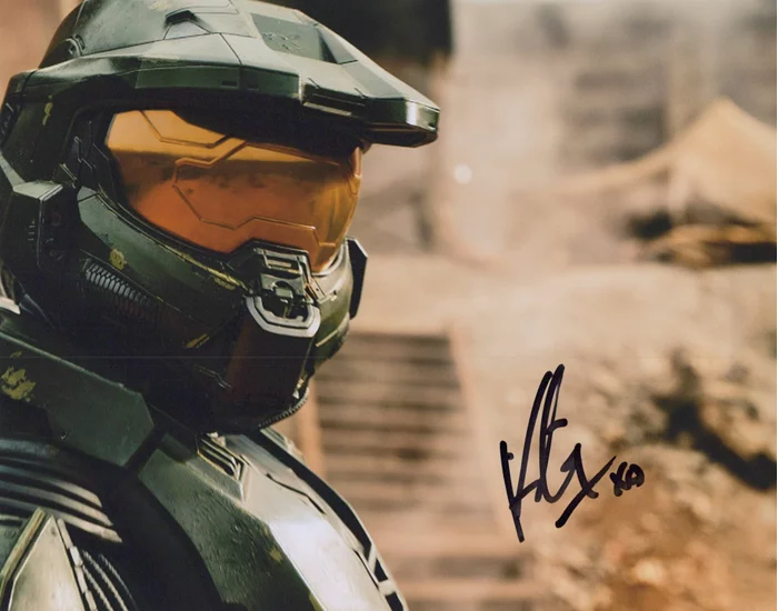 Kiki Wolfkill autograph