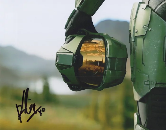 Kiki Wolfkill autograph