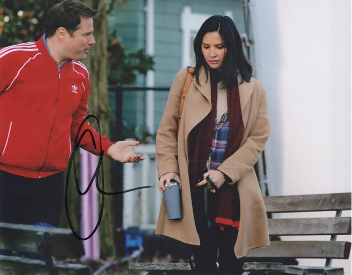 Olivia Munn autograph
