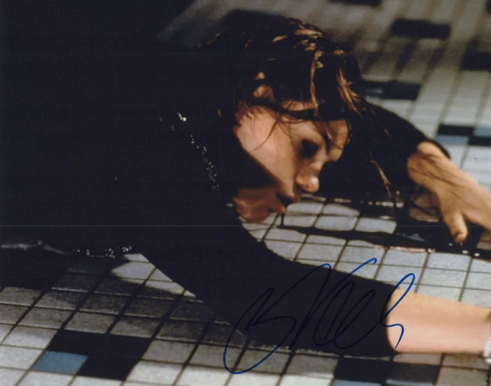 Clea DuVall autograph