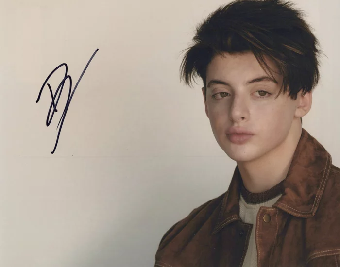 Thomas Barbusca autograph