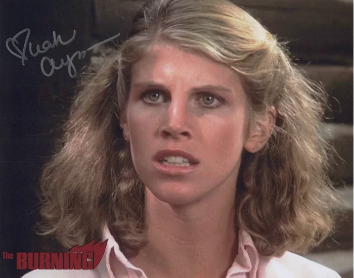 Leah Ayres autograph