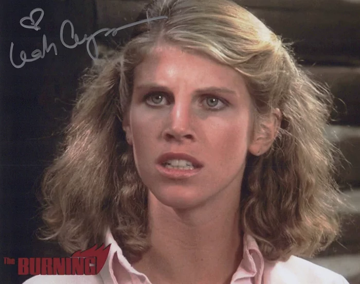 Leah Ayres autograph