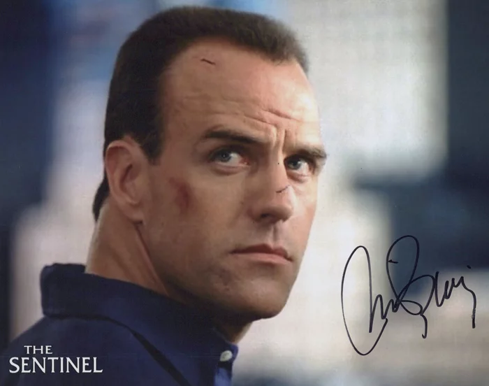 Richard Burgi autograph