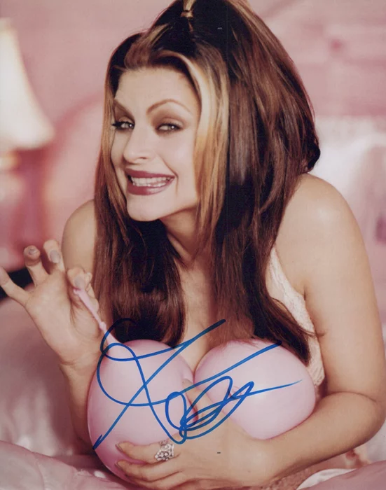 Kirstie Alley autograph