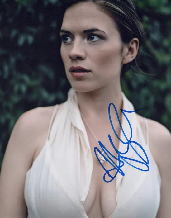 Hayley Atwell autograph