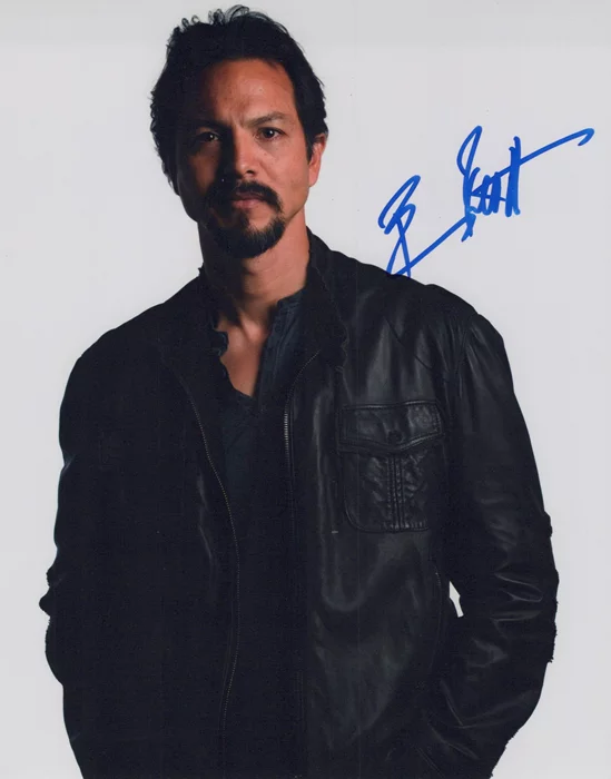 Benjamin Bratt autograph