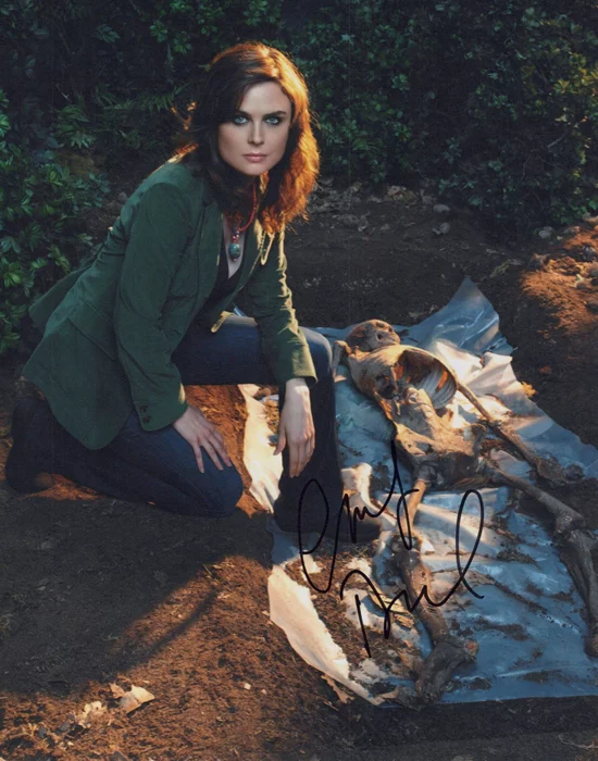 Emily Deschanel autograph
