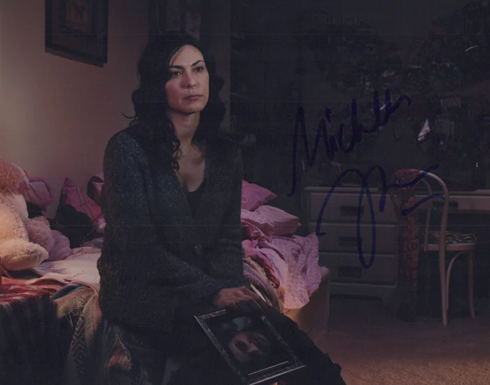 Michelle Forbes autograph