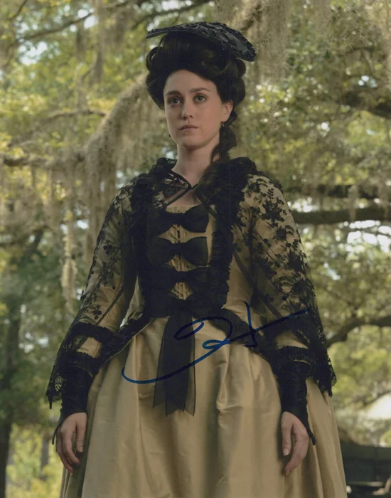 Heather Lind autograph