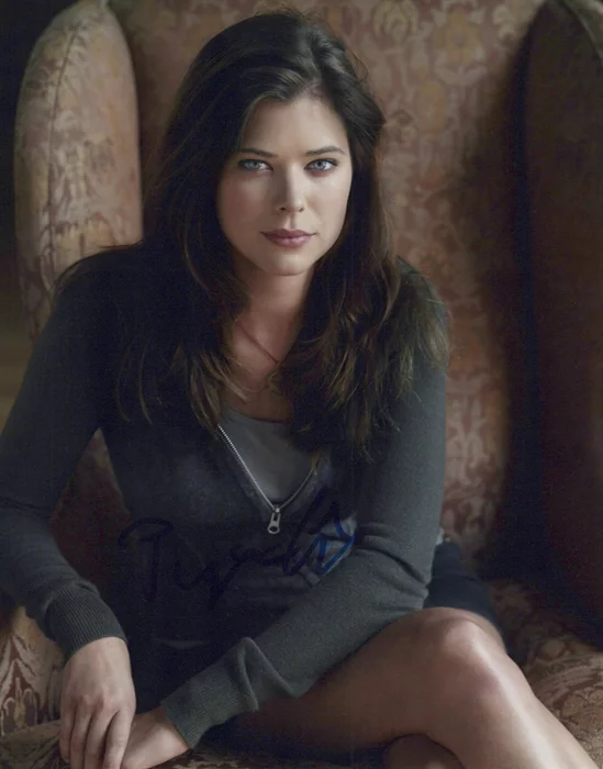 Peyton List autograph