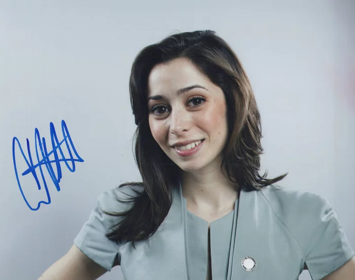Cristin Milioti autograph