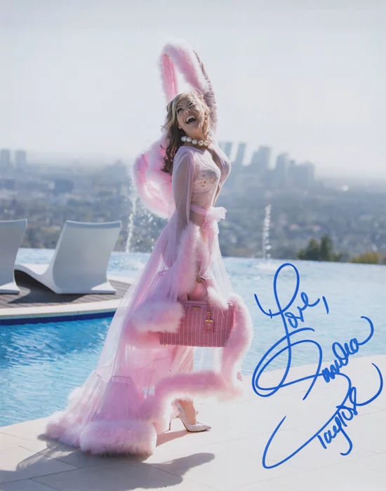Sandra Taylor autograph