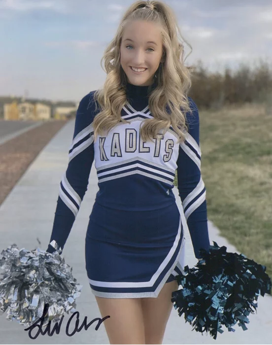 Liv Carr autograph