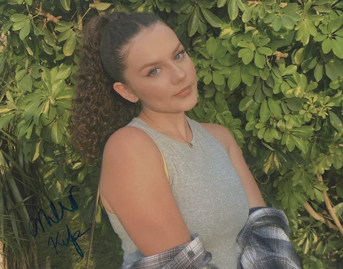Ashley Keefe autograph