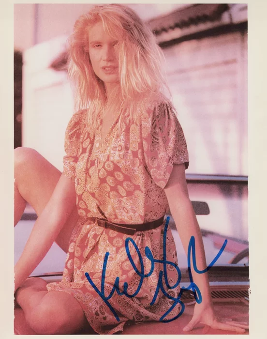 Kelly Lynch autograph