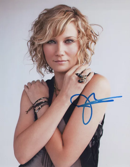 Jennifer Nettles autograph