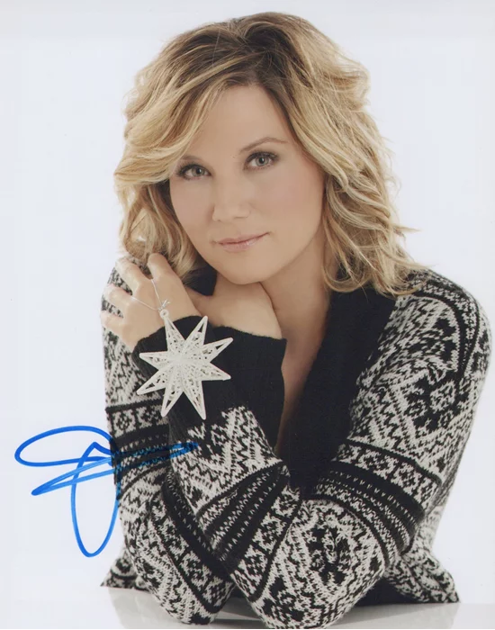 Jennifer Nettles autograph