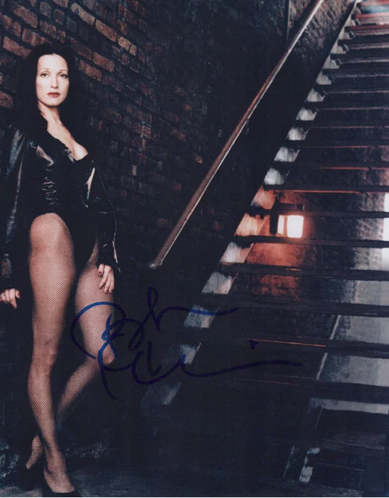 Bebe Neuwirth autograph