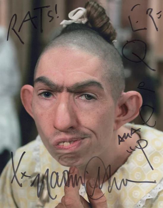 Naomi Grossman autograph