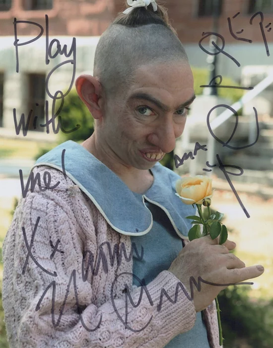 Naomi Grossman autograph