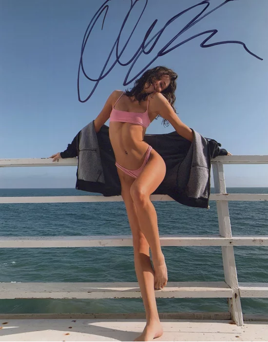 Olivia Rouyre autograph