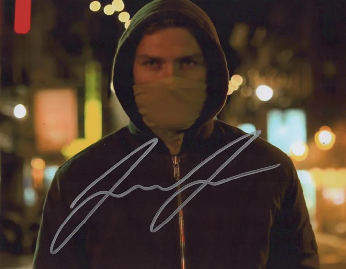 Finn Jones autograph